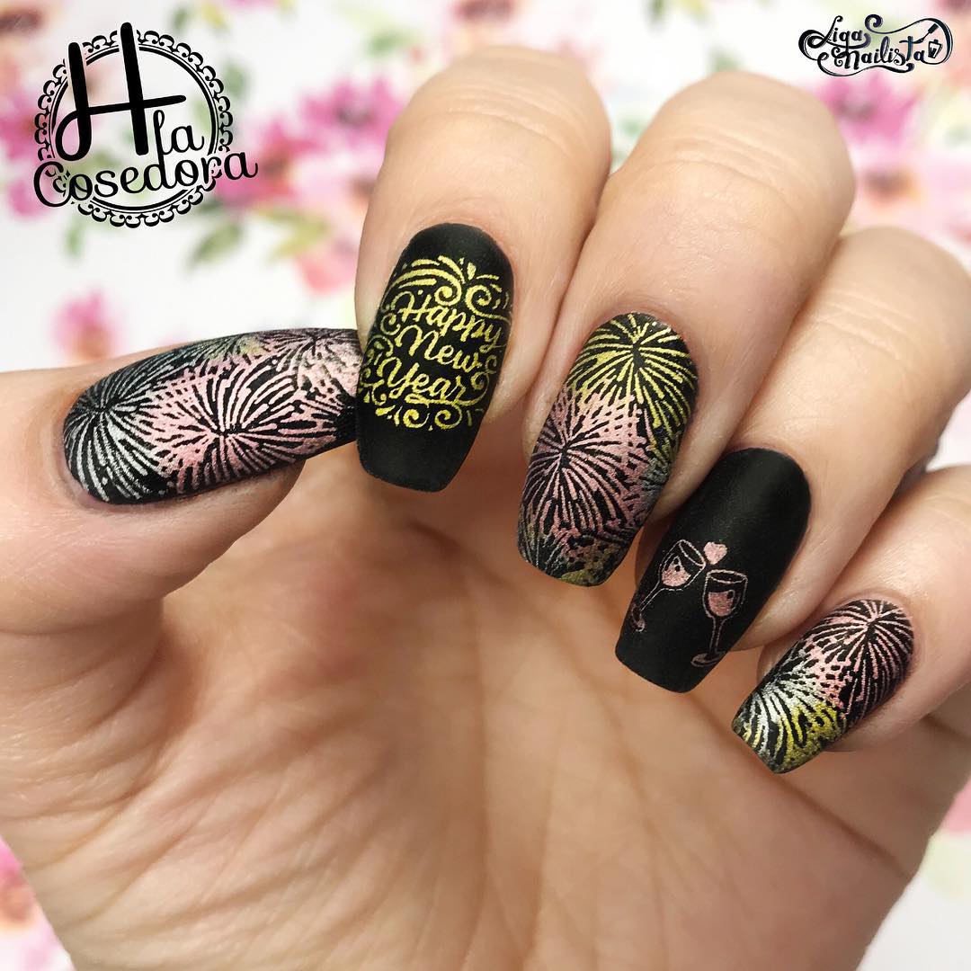 Goldy Thursday - Dorado - hlacosedora - Placa Stamping - Esmalte Stamping - Kit Stamping - cuidado manos - cuidado uñas