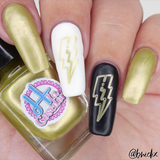 Goldy Thursday - Dorado - hlacosedora - Placa Stamping - Esmalte Stamping - Kit Stamping - cuidado manos - cuidado uñas