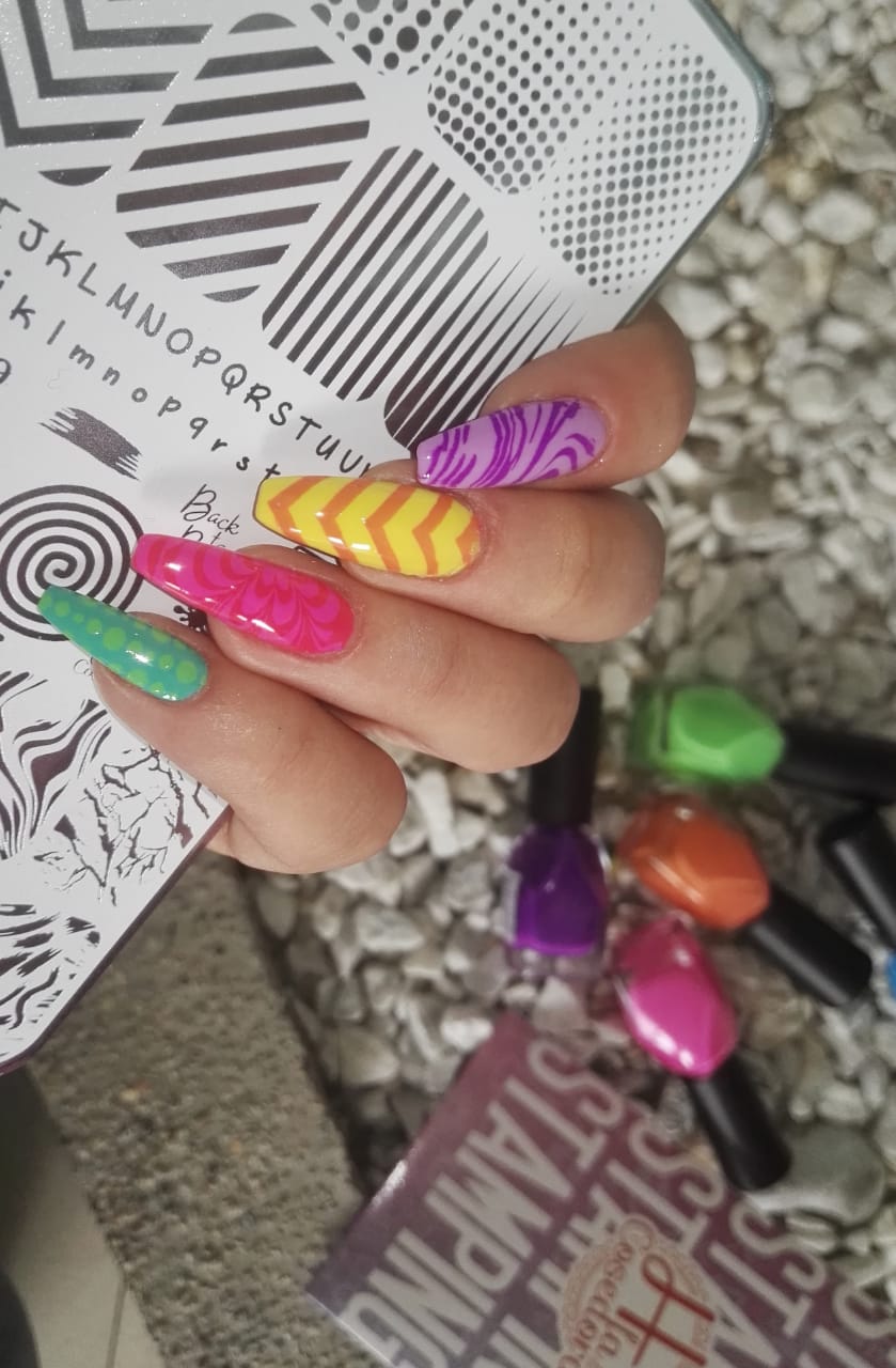 Back to Basics - hlacosedora - Placa Stamping - Esmalte Stamping - Kit Stamping