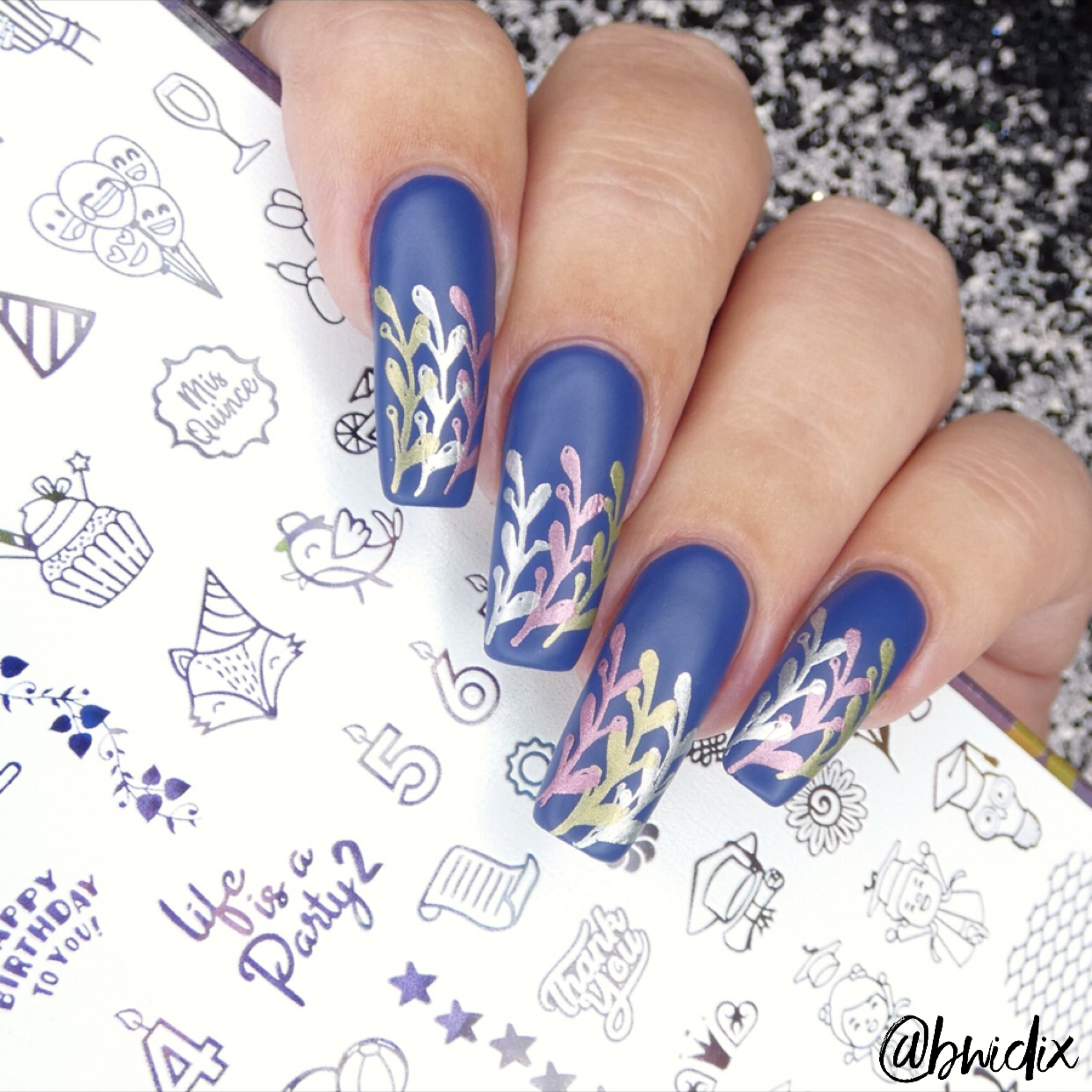 Silver Monday - Plateado - hlacosedora - Placa Stamping - Esmalte Stamping - Kit Stamping